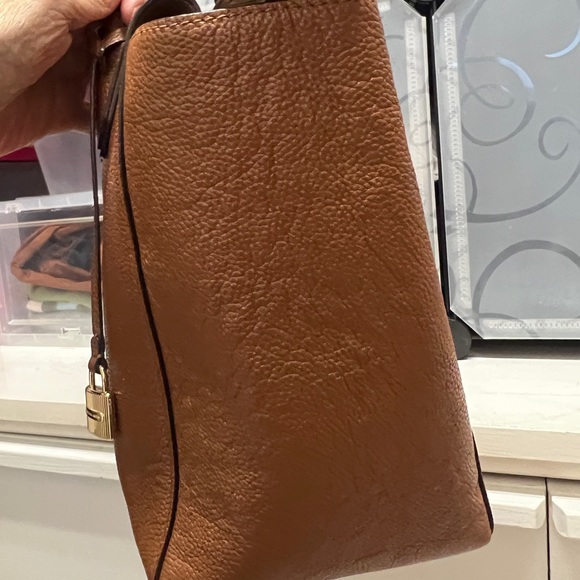 Michael Kors purse - Picture 4 of 6